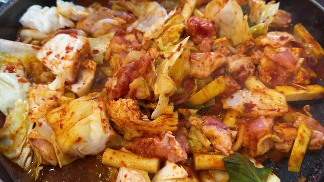 닭갈비 요리 중