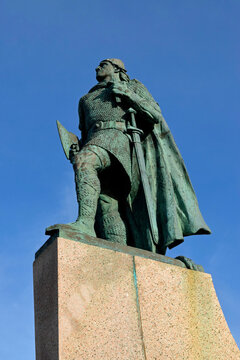 Statue of Leif Erikson .the Viking nest to  Hallgr&iacute;mskirkja , a  church in Reykjav&iacute;k,  Iceland, 