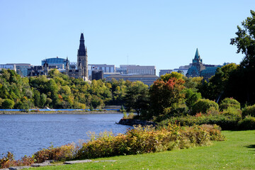 Naklejka premium House of Commons of Canada and surrounding buildings view from park across the river Gatineau, Quebec 
