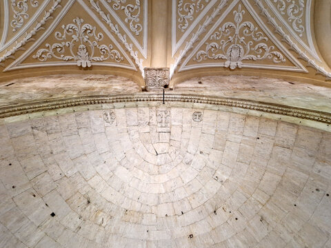Cattedrale di San Pelino e resti dell'antica Corfinium, Corfino, Abruzzo