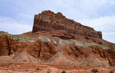 Obraz premium Layered clay and stone geological formations in Canyonlands NP is in Utah