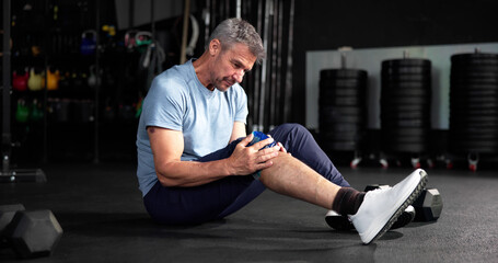 Ice Pack On Knee Leg Joint