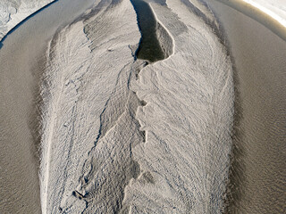 Piękne piaszczyste plaże nad Wisłą w okolicach Warszawy. Widok z lotu ptaka © hunter76