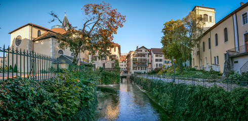 Vues panoramiques du centre et de la vieille ville d'Annecy en Haute-Savoie