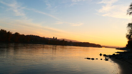 Obraz premium Dämmerung an der Donau