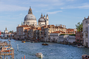 Naklejka premium Exploring Venice by canals