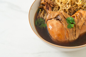 Noodles with Braised Chicken in Brown Soup
