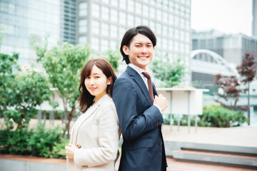 都会のビジネスマン、ビジネスウーマン
