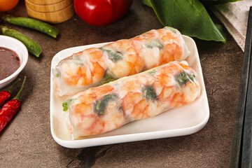 Vietnamese spring roll with prawn