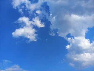 Obraz premium blue sky with white clouds