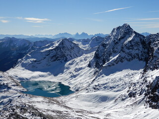 Obraz premium Lenkstein 3236m und Rosshorn 3068m.. darunter der Sankt-Josef-See