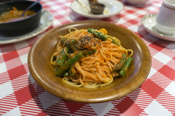 エビとアスパラガスのオーロラソース　スパゲティ