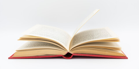 Libro abierto en abanico aislado en blanco