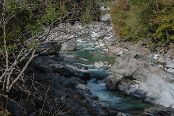 Obraz premium stones in the verzasca river valley 