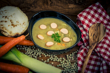 getrocknete harte Erbsen für eine Erbsensuppe