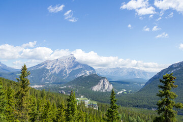 Obraz premium Majestic Mountain Landscape with Clear Blue Sky