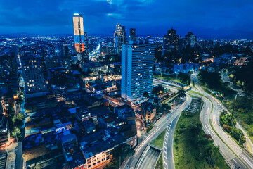 vista nocturna de la ciudad de Bogotá, Colombia