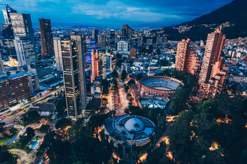 vista nocturna de la ciudad de Bogotá, Colombia