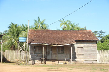 casa de madeira em forldândia pará 