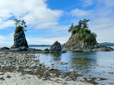 Rock formations on Brady Beach, Vancouver Island, Vancouver, British Columbia, Canada