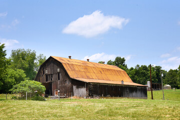 Barn Unique in Roof Color