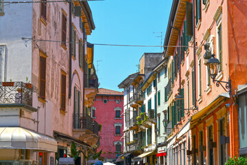 Die Altstadt von Peschiera del Garda (Italien)
