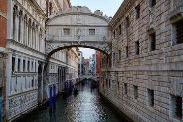 Obraz premium Venice and its canals ,boats,sculptures and birds
