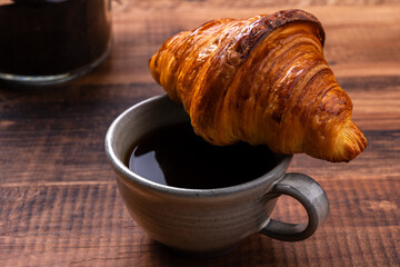 コーヒーとクロワッサン