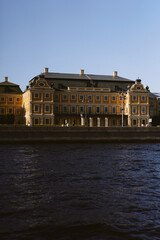 Obraz premium Boat trip along the Neva river and the canals of St. Petersburg