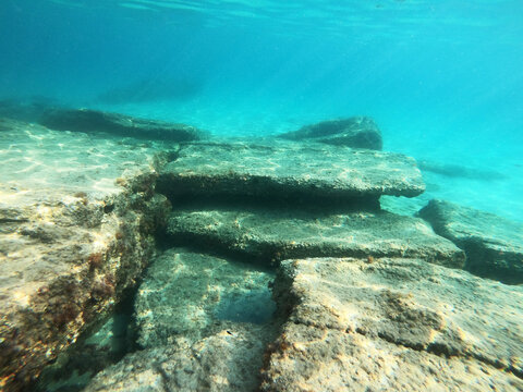 Clifs under the sea