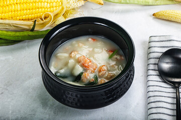 Soup with prawn and noodle