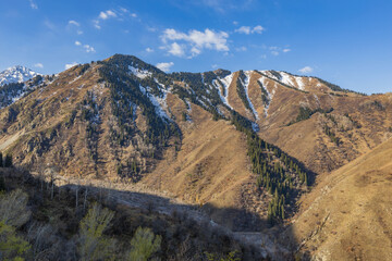 Fototapeta premium Close up panoramic mountan's view in horizontal