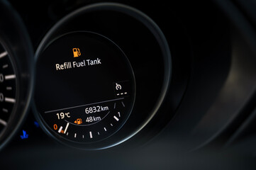 Naklejka premium Refill Fuel Tank Digital Indicator Warning Sign