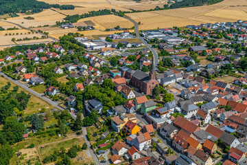 Die Gemeinde Werbach im Taubertal von oben