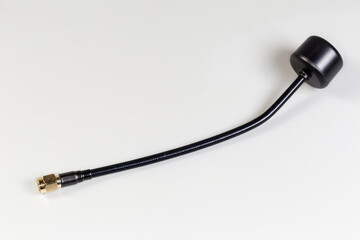 Small-sized cylinder antenna of high-frequency mobile electronic unit