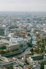 Vogelperspektive - Stadtpanorama - Blick vom Berliner Fernsehturm in Richtung Westen mit Blick auf die Spree und die Museumsinsel