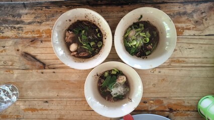 Chinese style noodles made from flour.