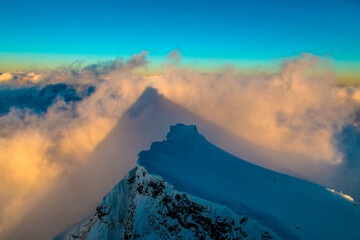 Wolkenschatten mit Aureole bzw Brockengespenst