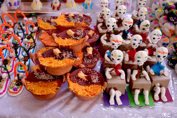 Manualidades para noche de muertos y dia de muertos en capilla Michoacan, mucha cultura y creatividad., dulces típicos de noche de brujas