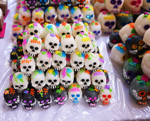 Manualidades para noche de muertos y dia de muertos en capilla Michoacan, mucha cultura y creatividad., dulces típicos de noche de brujas