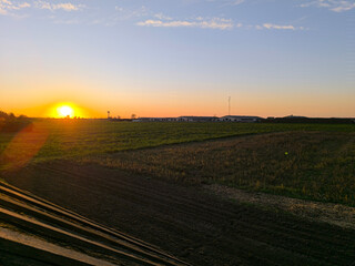 Fototapeta premium beautiful sunset on an autumn evening.