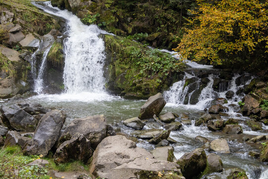 Kamianka Waterfall is located in the Skole Beskids, between the villages of Dubyna and Kamianka. It is a natural landmark on the river of the same name, situated 550 meters above sea level.