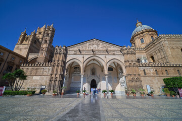 Obraz premium Metropolitan Cathedral of the Assumption of Virgin Mary in Palermo (Cattedrale di Palermo), church of the Arab-Norman route in Sicily, Italy 