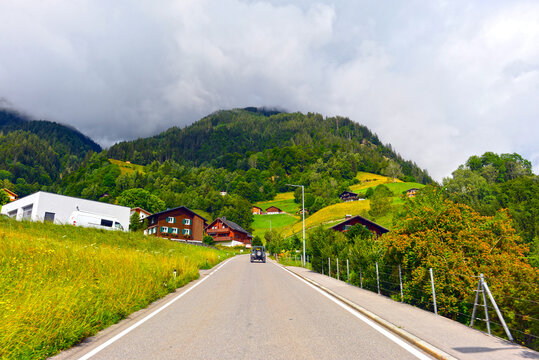 Gargellener Stra&szlig;e (L 192) in St. Gallenkirch in Vorarlberg/&Ouml;sterreich