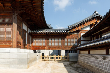 Fototapeta premium Traditional Architecture in Gyeongbokgung Palace. Seoul, Korea