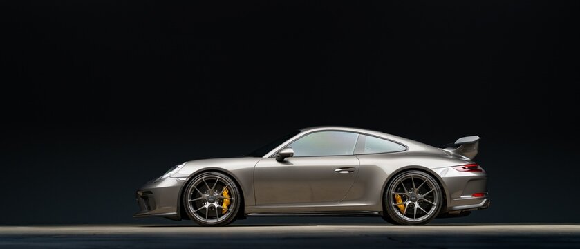 Portland, OR, USA
November 2, 2024
2018 Porsche GT3