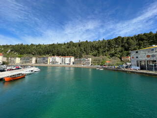 Zrmanja river and river valley with wooded shore (Obrovac, Croatia) - Fluss Zrmanja und Flusstal mit bewaldetem Ufer (Obrovac, Kroatien) - Rijeka Zrmanja i riječna dolina sa šumovitom obalom (Hrvatska © Mario