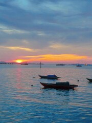 Naklejka premium boat on the sea