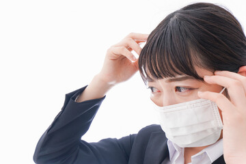 風邪をひいた若い女性