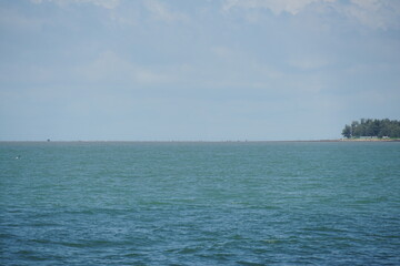 Obraz premium sea, boat, ship, water, ocean, sky, travel, transport, beach, ship, summer, island, cargo, 